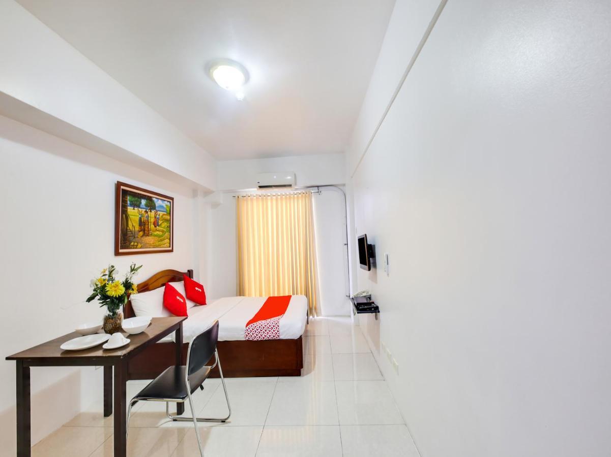 Oyo 893 Dian Suites Makati Manila Exterior foto